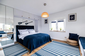 BLUE MARINE APARTAMENT 19 z Tarasem i widokiem na morze przy plaży, Rowy